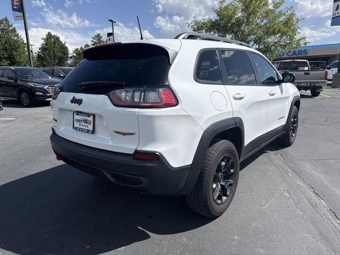 Used 2019 Jeep Cherokee Trailhawk AWD/4WD image 5