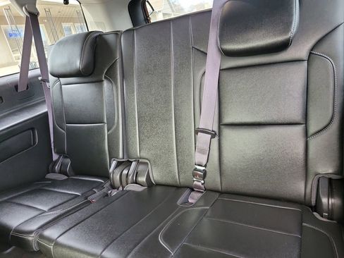 Used 2017 Chevrolet Suburban LT image 12