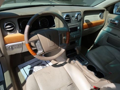 Used 2006 Lincoln Zephyr FWD image 6