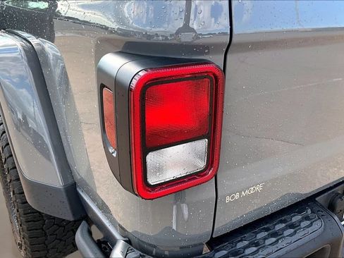 Used 2022 Jeep Gladiator Rubicon w/ Trailer Tow Package AWD/4WD image 32
