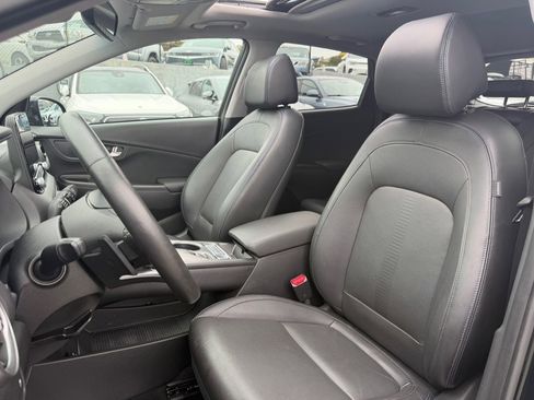Used 2023 Hyundai Kona Limited FWD image 17