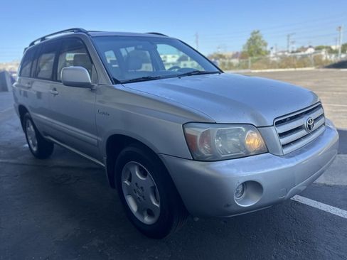 Used 2004 Toyota Highlander 2WD V6 image 2