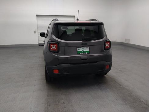 Used 2018 Jeep Renegade Altitude FWD image 6