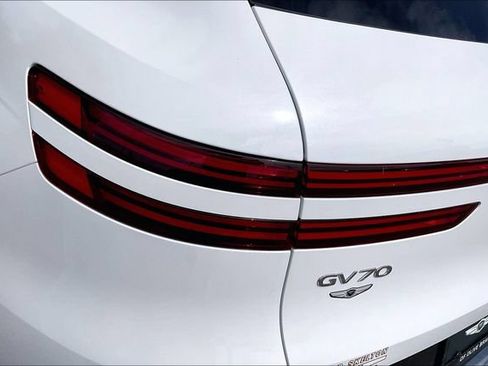Certified 2026 Genesis GV70 2.5T AWD/4WD image 31