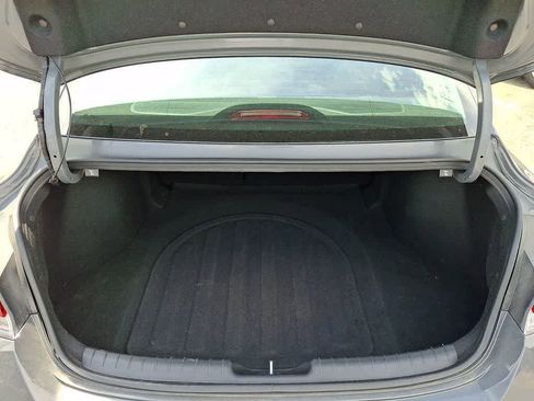 Used 2025 Hyundai Elantra Limited FWD image 32
