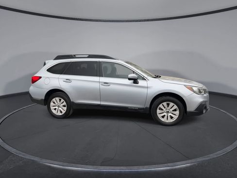 Used 2019 Subaru Outback 2.5i Premium image 9