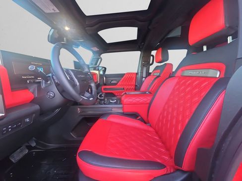 Used 2025 GMC Hummer EV 3X w/ Extreme Off-Road Package image 11