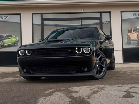 Used 2022 Dodge Challenger R/T w/ Blacktop Package image 6