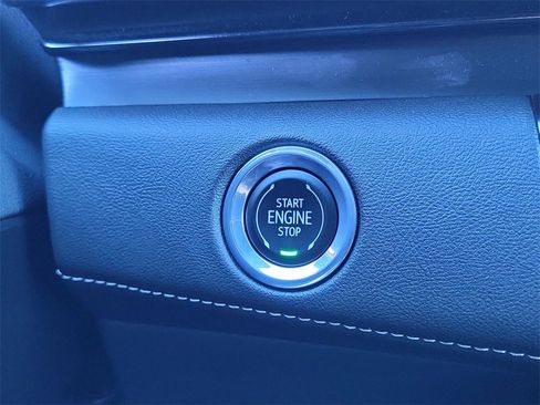 Certified 2023 Cadillac Escalade Premium Luxury w/ Performance Package image 16