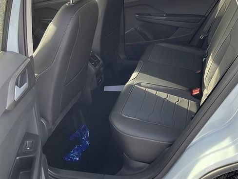 New 2026 Volkswagen Taos SE image 6