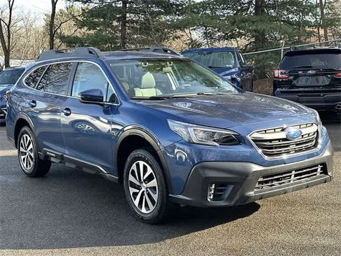 Used 2022 Subaru Outback Premium image 19