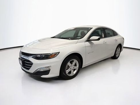 Used 2020 Chevrolet Malibu LS w/ Driver Confidence Package II image 3