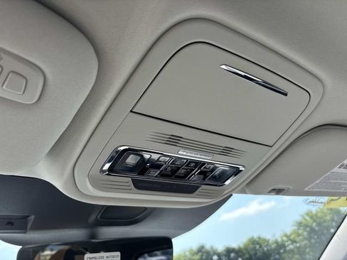 New 2026 Lincoln Aviator AWD w/ Jet Appearance Package image 31