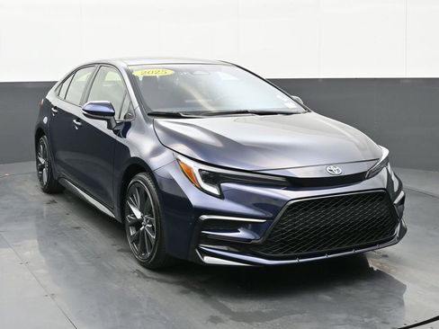 Used 2025 Toyota Corolla SE image 8
