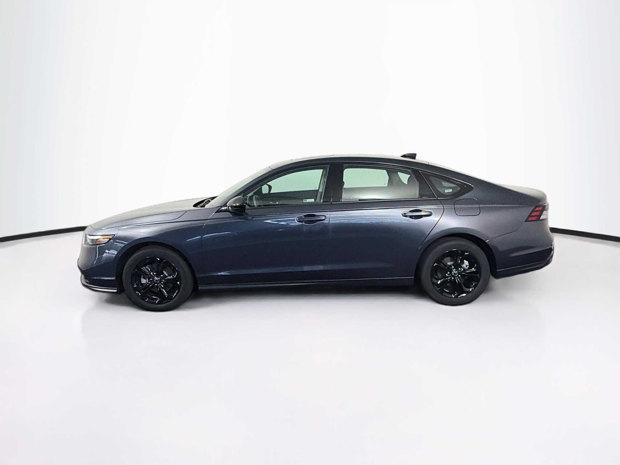Used 2025 Honda Accord SE image 4