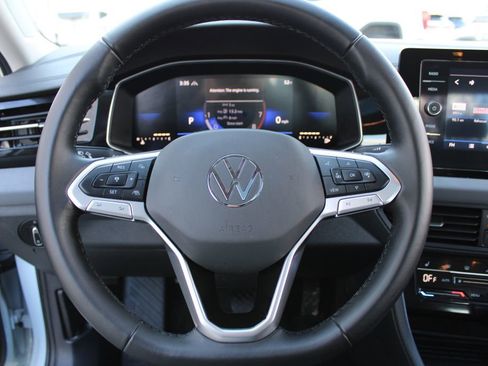 Used 2025 Volkswagen Jetta SE w/ Sunroof Package FWD image 11