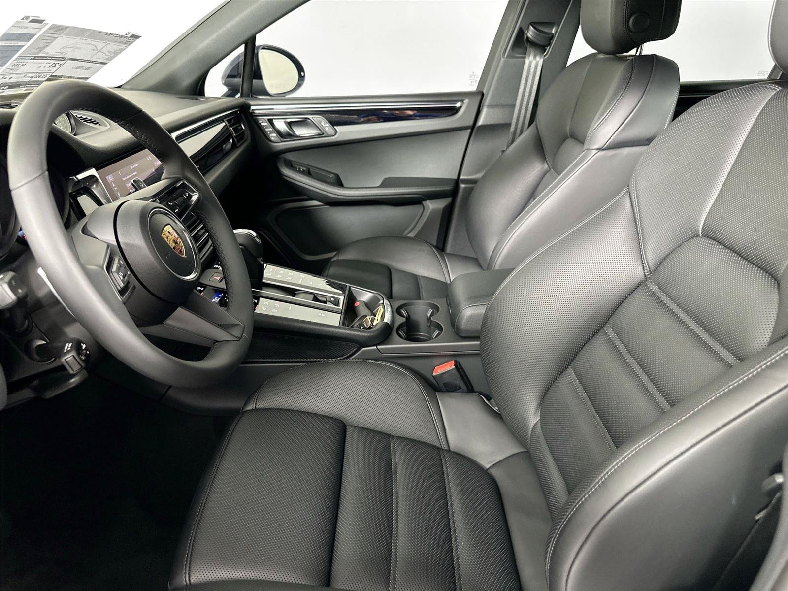 Certified 2026 Porsche Macan Turbo AWD/4WD image 5