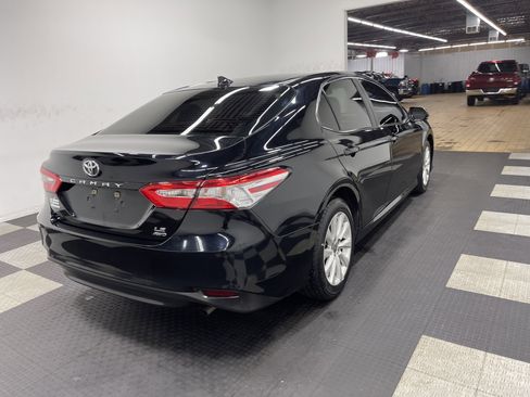 Used 2020 Toyota Camry LE image 5