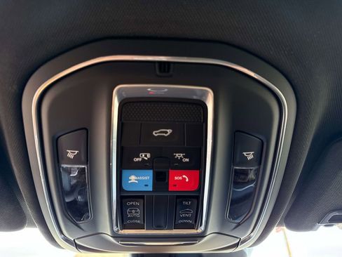 New 2025 Jeep Grand Cherokee Laredo X w/ Luxury Tech Group I image 22