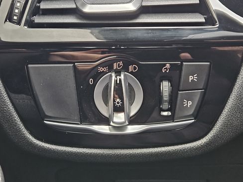 Used 2021 BMW 530i w/ Convenience Package image 24