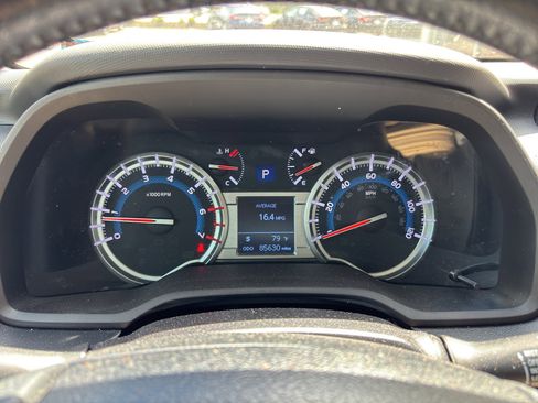 Used 2018 Toyota 4Runner SR5 Premium image 6