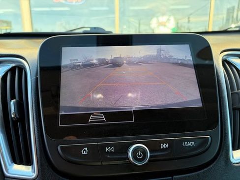 Used 2021 Chevrolet Malibu LT FWD image 23