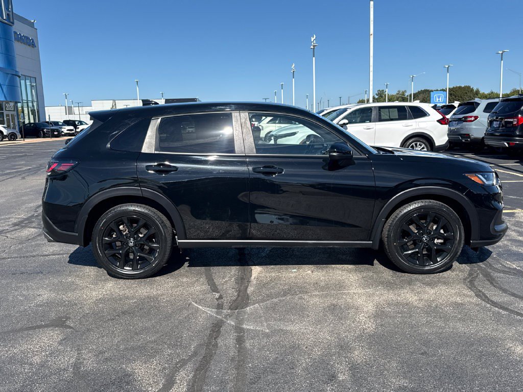 Used 2025 Honda HR-V Sport image 12