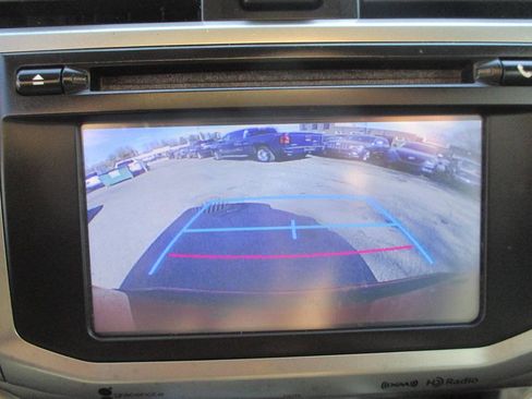 Used 2016 Toyota 4Runner SR5 AWD/4WD image 9