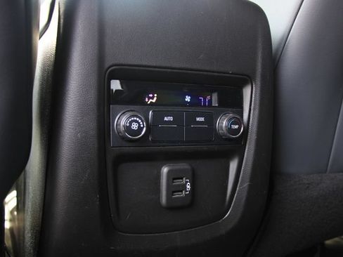 Used 2020 Buick Enclave Essence FWD image 28