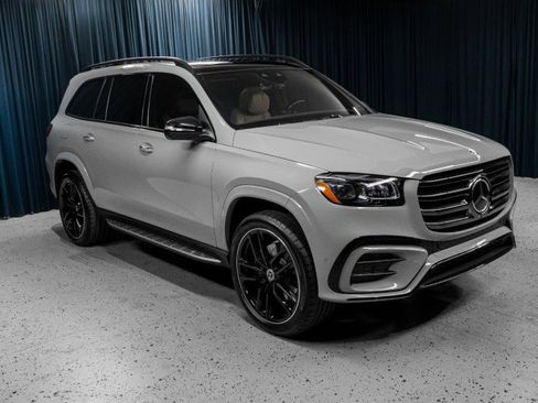 New 2026 Mercedes-Benz GLS 450 4MATIC image 3