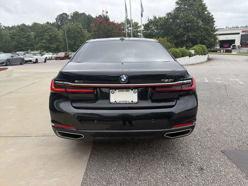 Used 2022 BMW 750i xDrive w/ Executive Package AWD/4WD image 7