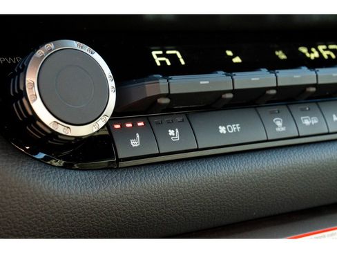 Used 2026 Toyota Tundra Limited AWD/4WD image 23