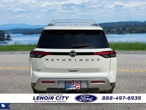 Used 2022 Nissan Pathfinder SL w/ SL Premium Package FWD image 4