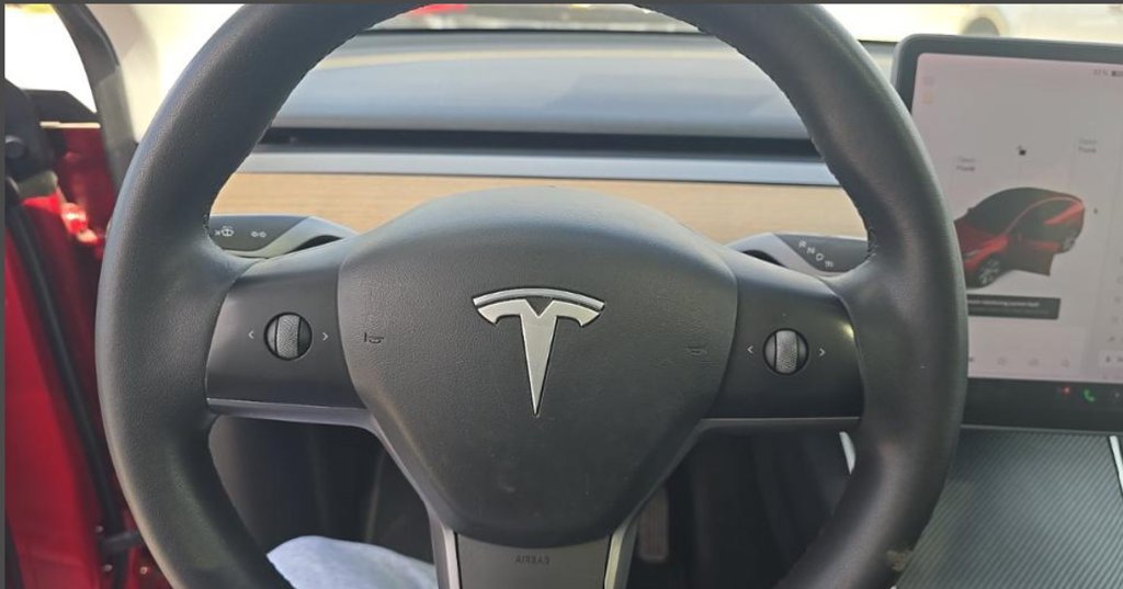 Used 2021 Tesla Model Y Long Range AWD/4WD image 3