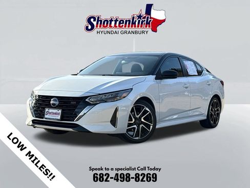 Used 2024 Nissan Sentra SR FWD image 1