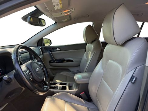 Used 2018 Kia Sportage EX FWD image 11