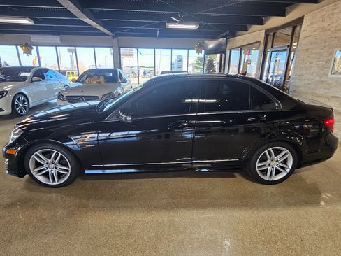 Used 2012 Mercedes-Benz C 250 Sport image 4