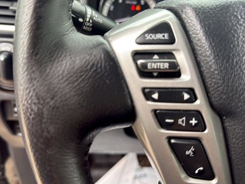 Used 2019 Nissan Titan SL w/ Midnight Edition AWD/4WD image 25