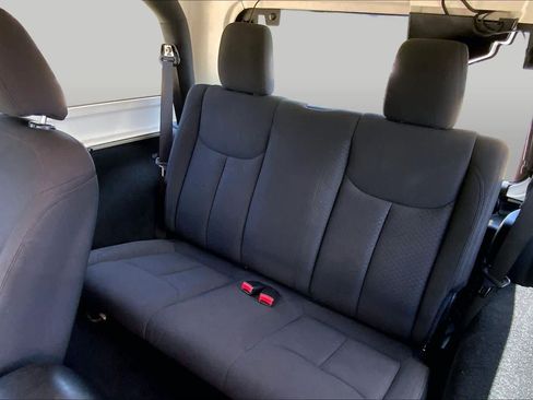 Used 2018 Jeep Wrangler Sport AWD/4WD image 17