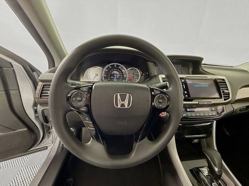 Used 2017 Honda Accord EX image 10