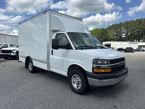 New 2024 Chevrolet Express 3500 w/ Power Convenience Package RWD image 2