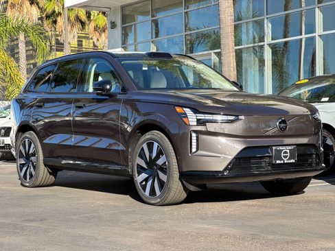 New 2025 Volvo EX90 Plus w/ Protection Package Premier image 7