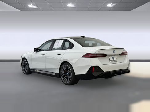 Used 2025 BMW i5 M60 w/ Premium Package image 3