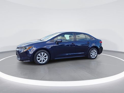 Used 2020 Toyota Corolla LE FWD image 5