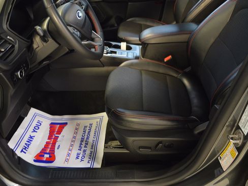 Used 2025 Ford Escape ST-Line Select AWD/4WD image 15