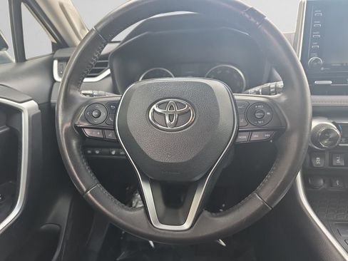 Used 2020 Toyota RAV4 XLE Premium image 14