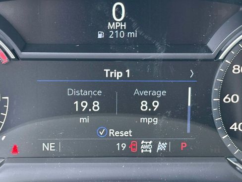 Used 2025 Cadillac XT6 Luxury image 4