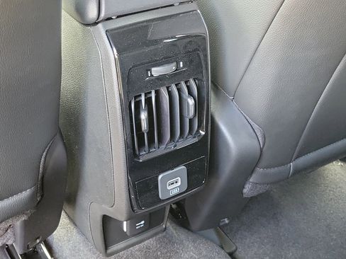 New 2026 Jeep Compass Latitude image 13