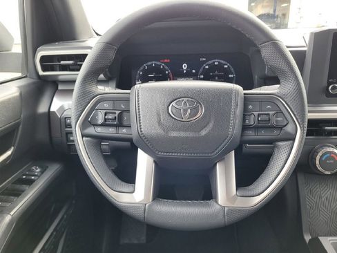 Used 2025 Toyota Tacoma TRD Off-Road image 7