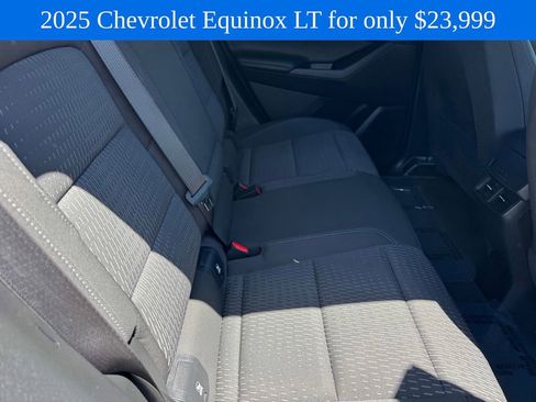 Used 2025 Chevrolet Equinox LT FWD image 11